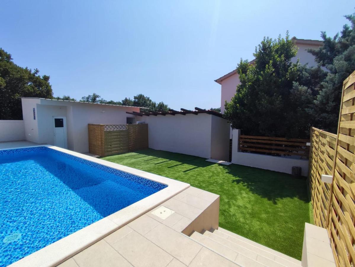 Apartman Debora Sa Privatnim Bazenom Пула Экстерьер фото