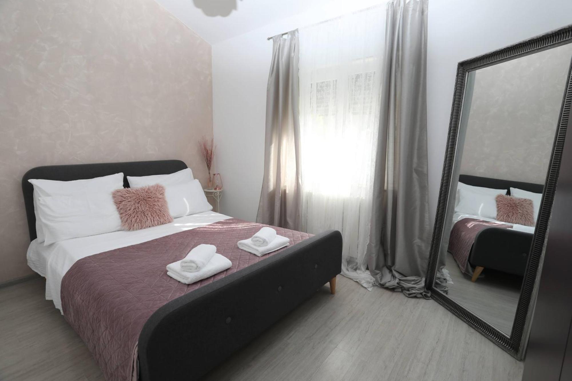 Apartman Debora Sa Privatnim Bazenom Пула Экстерьер фото