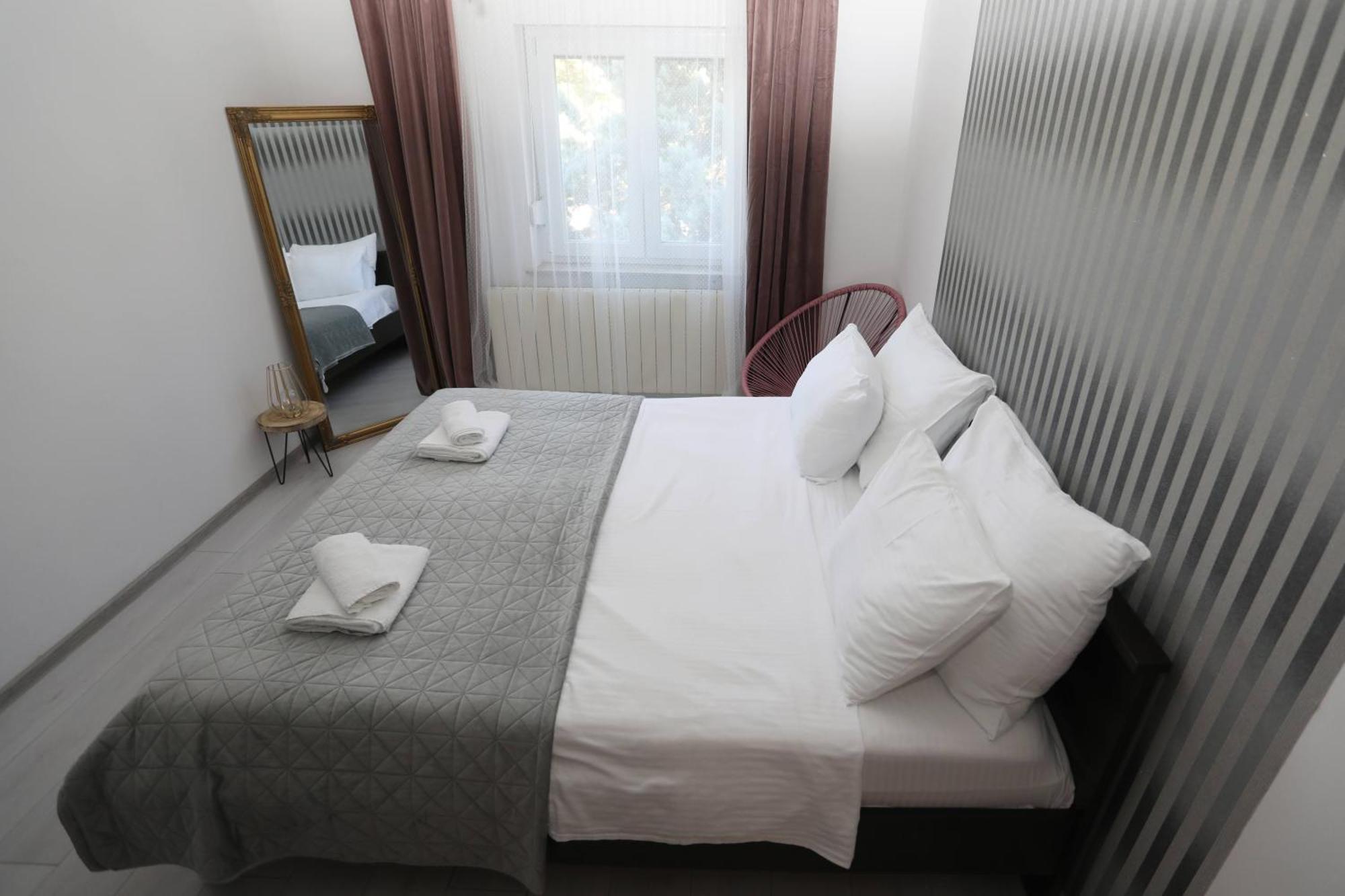 Apartman Debora Sa Privatnim Bazenom Пула Экстерьер фото
