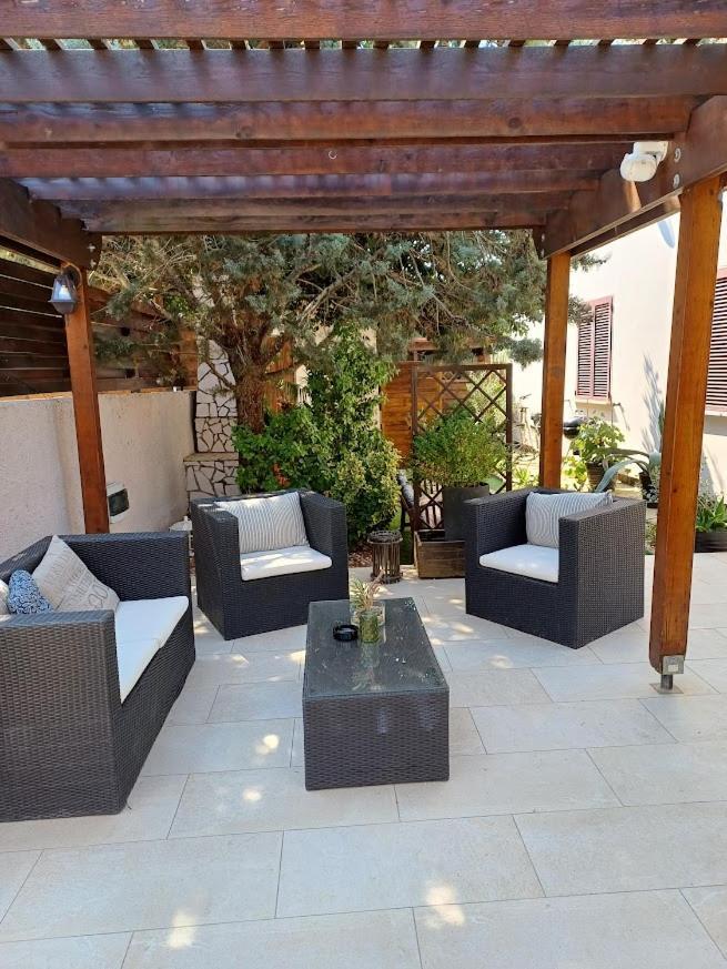 Apartman Debora Sa Privatnim Bazenom Пула Экстерьер фото