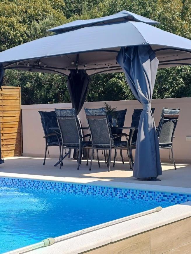 Apartman Debora Sa Privatnim Bazenom Пула Экстерьер фото
